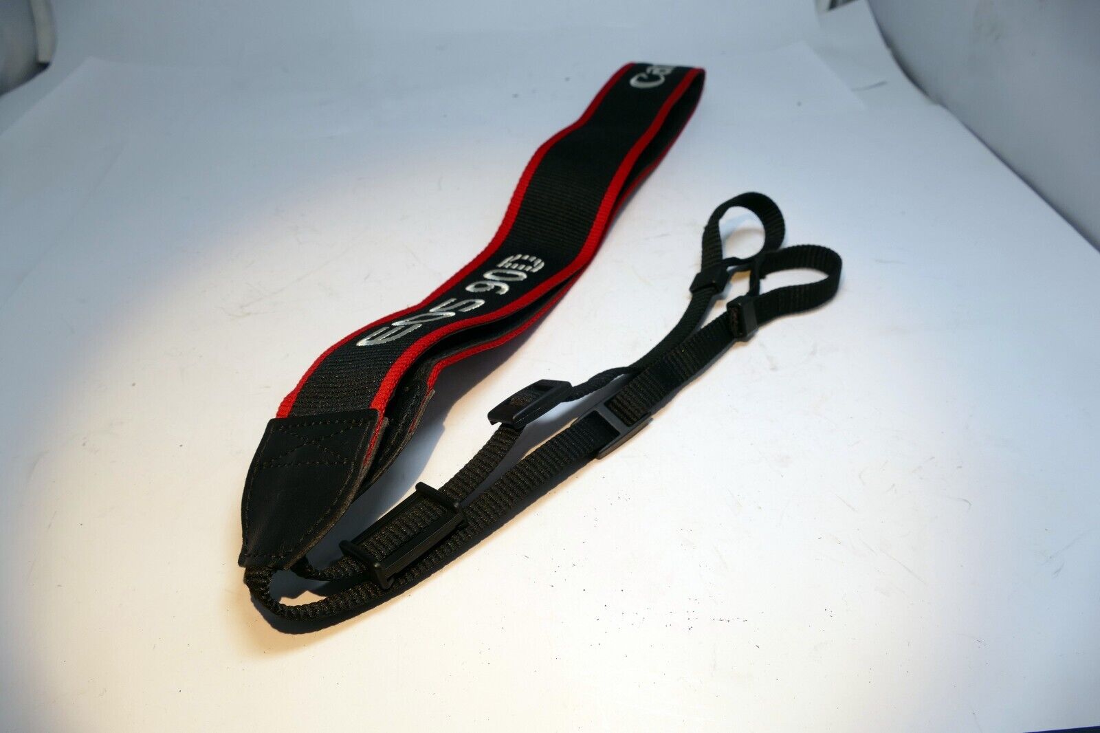 Canon EOS 90D Digital Camera Neck Shoulder Strap Black-Red - -  Genuine OEM