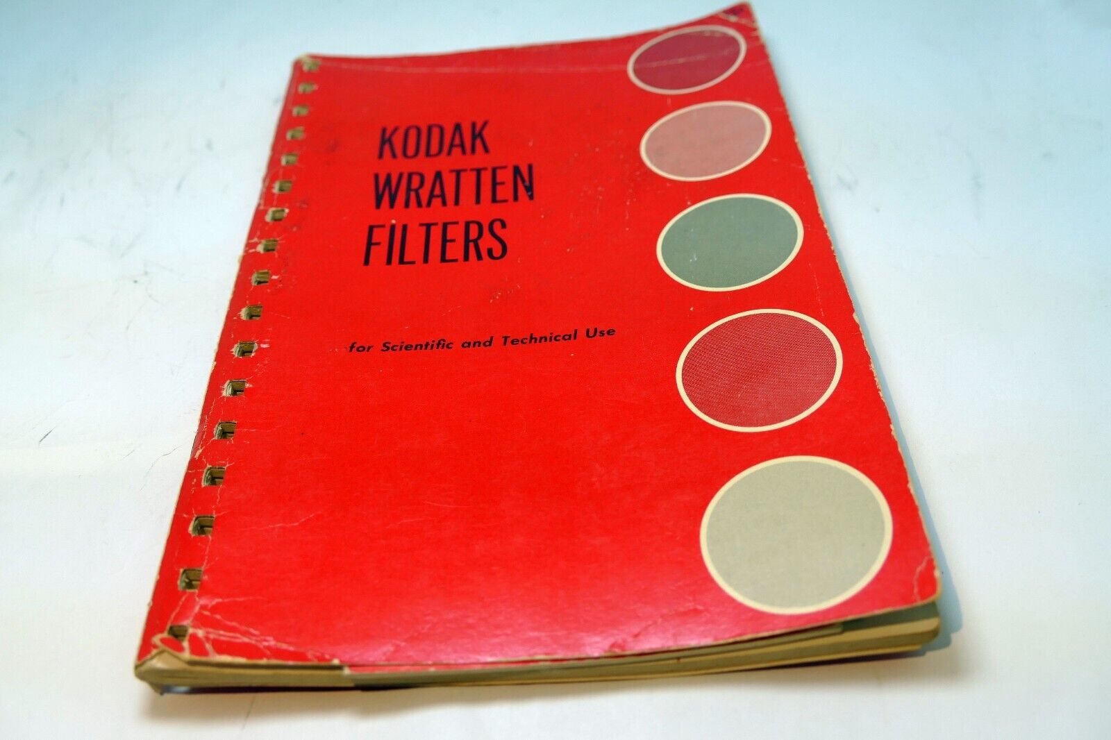 Kodak Wratten filters Photo Guide Brochure for Scientific, Technical use 1957 EN