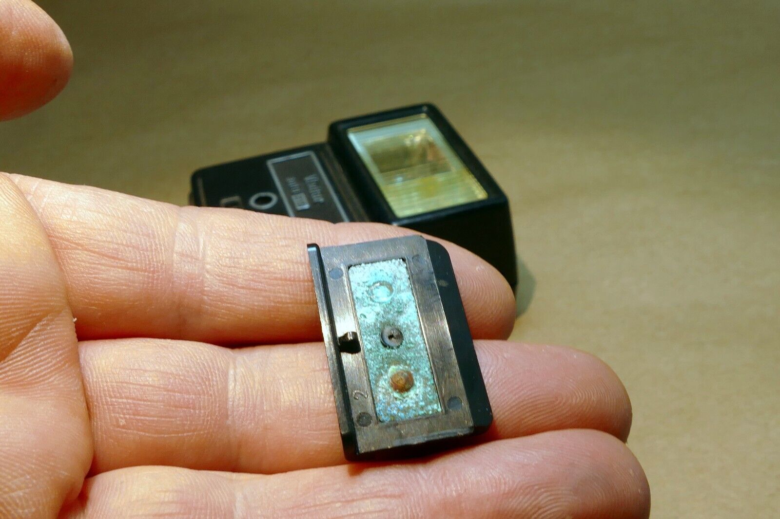Vivitar auto 215  flash -  for parts with corrosion - AS IS