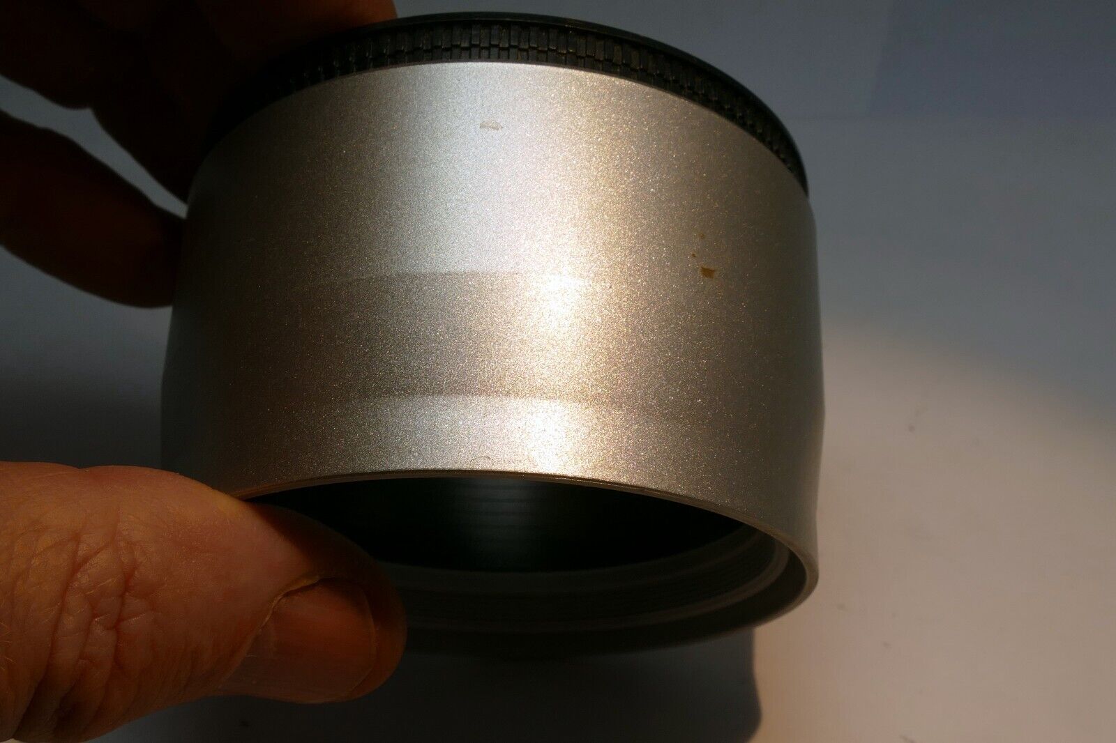 63mm to 72mm  Plastic Lens Hood Shade adapter