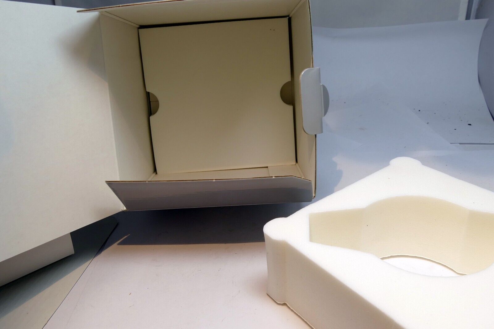 Empty Box for 11088 Leica  Elmarit-TL 18mm f2.8 Asph. lens  (Box only )