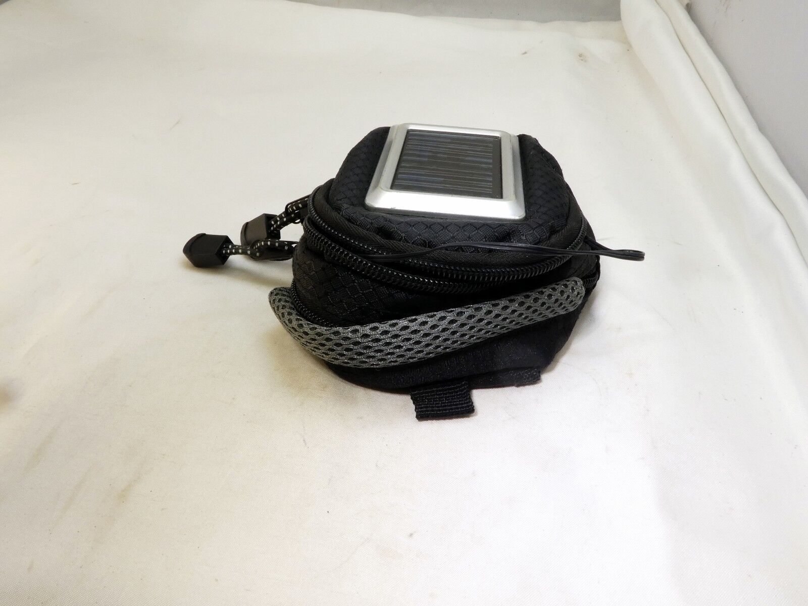 Ultra Solar power charging case output 5V for point and shoot camera or phone
