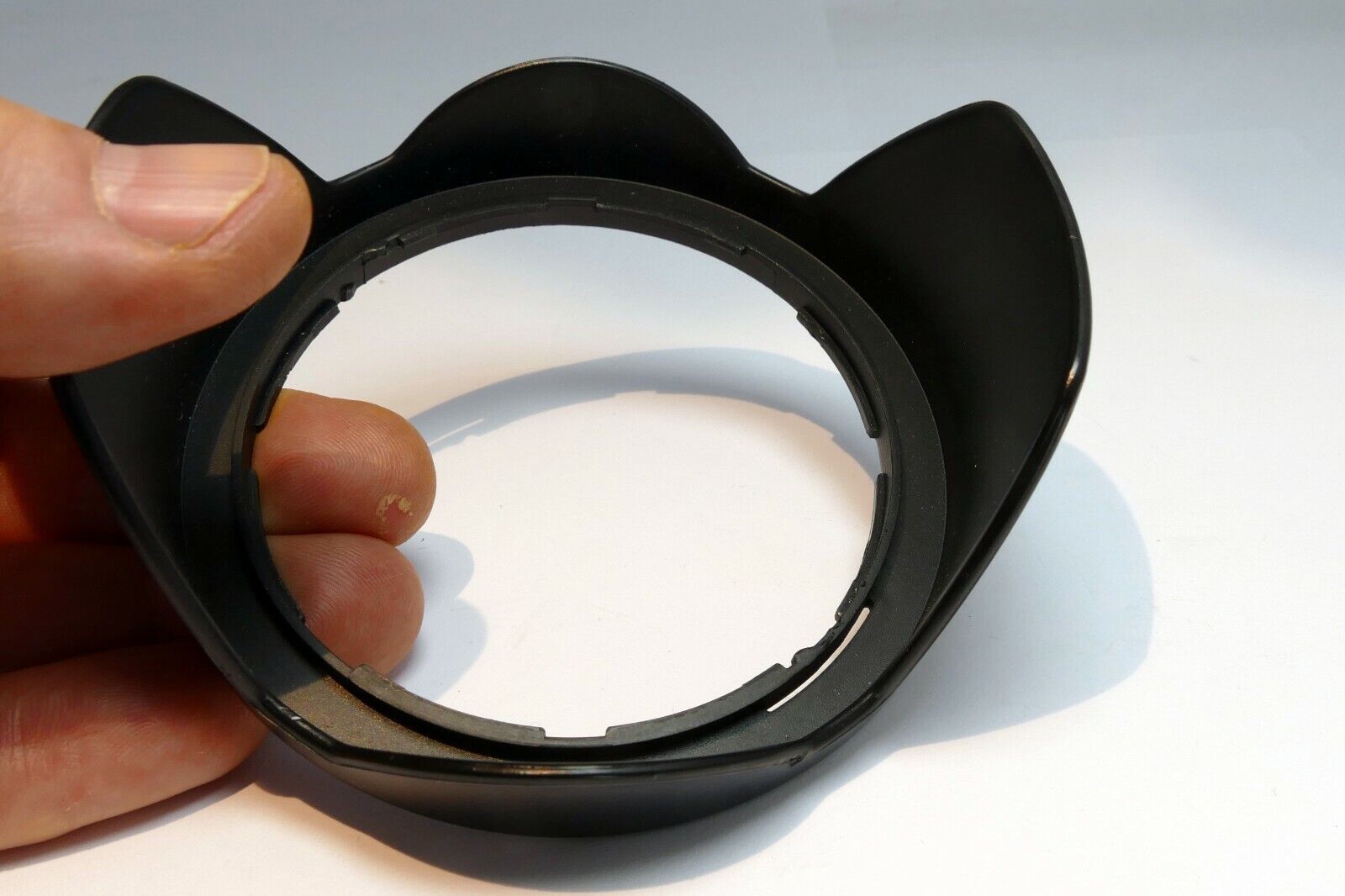 67mm  Twist on Lens Hood Shade Tulip Rev Pro Bower