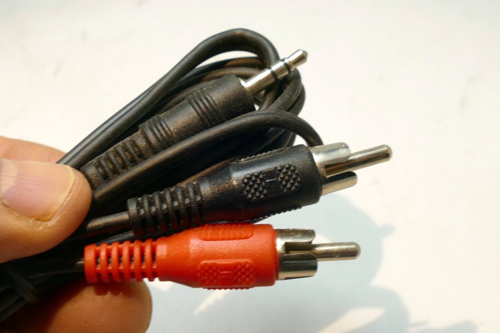 3 feet RCA audio to 3.5mm cable