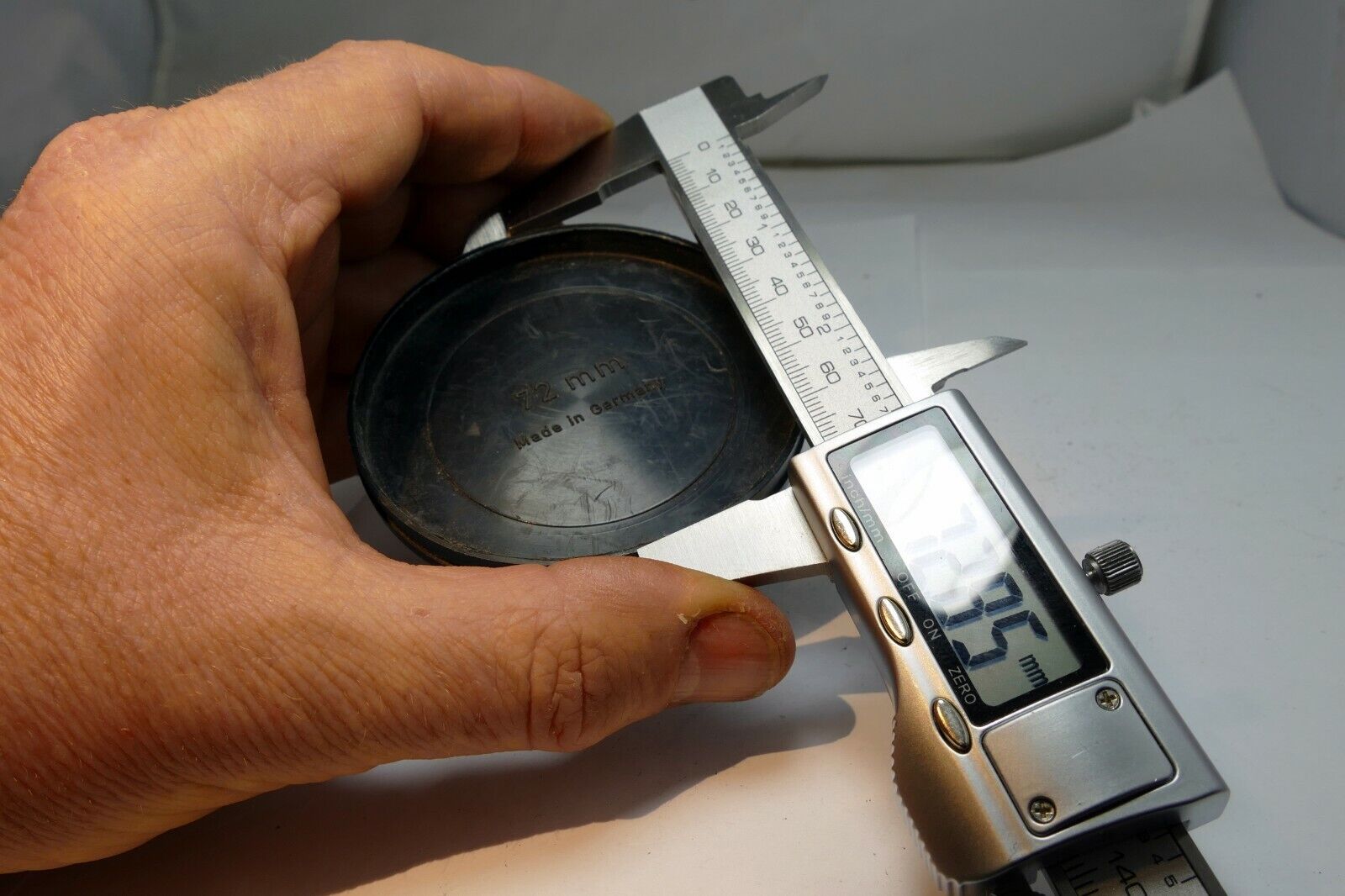 72mm Plastic Nikon Lens cap Slip on type plastic 74mm OD 72mm ID (not for 72mm r