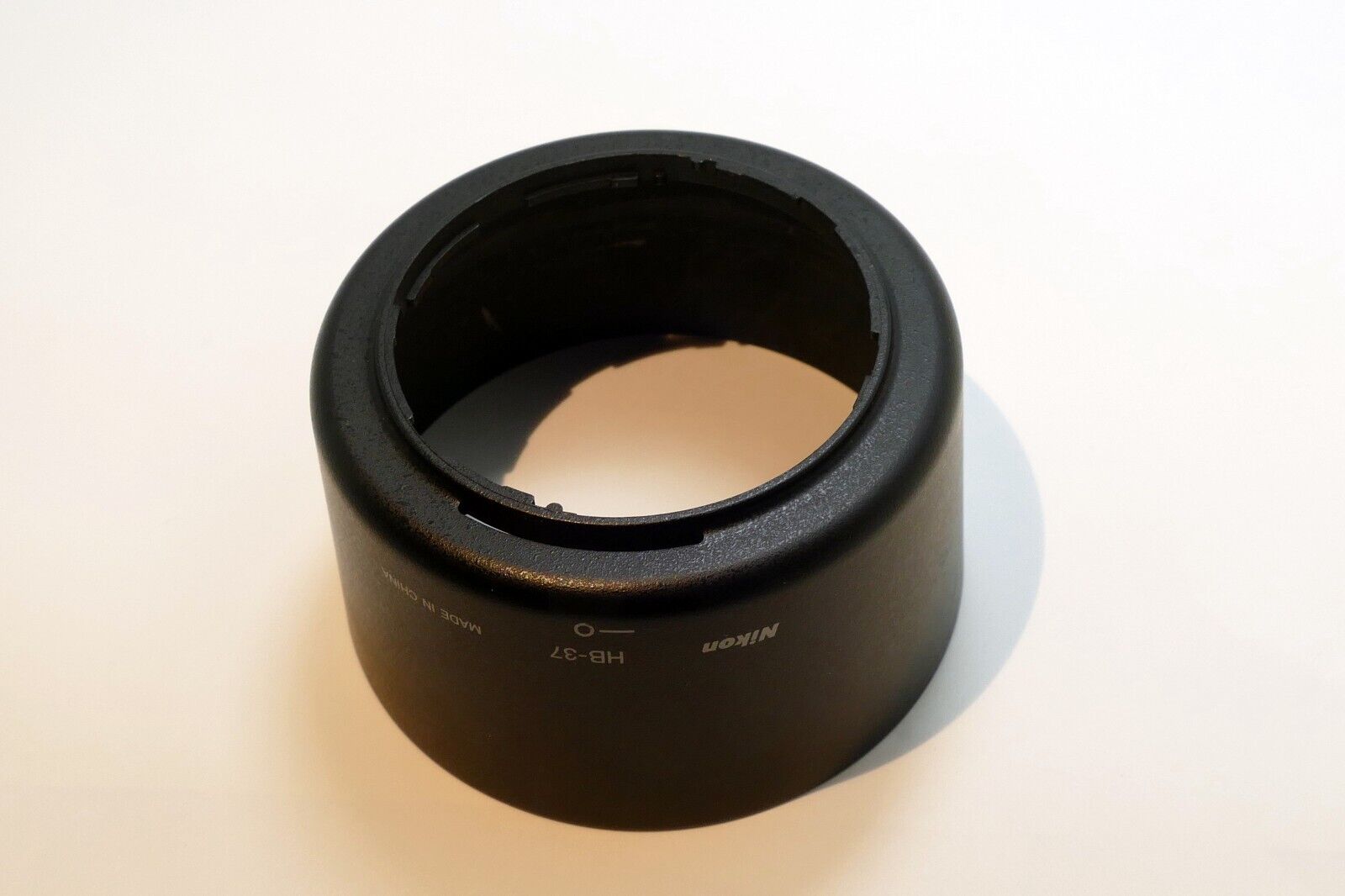 NIKON HB-37 Lens Hood Shade for AF-S VR 85mm f3.5 Nikkor  OEM Original