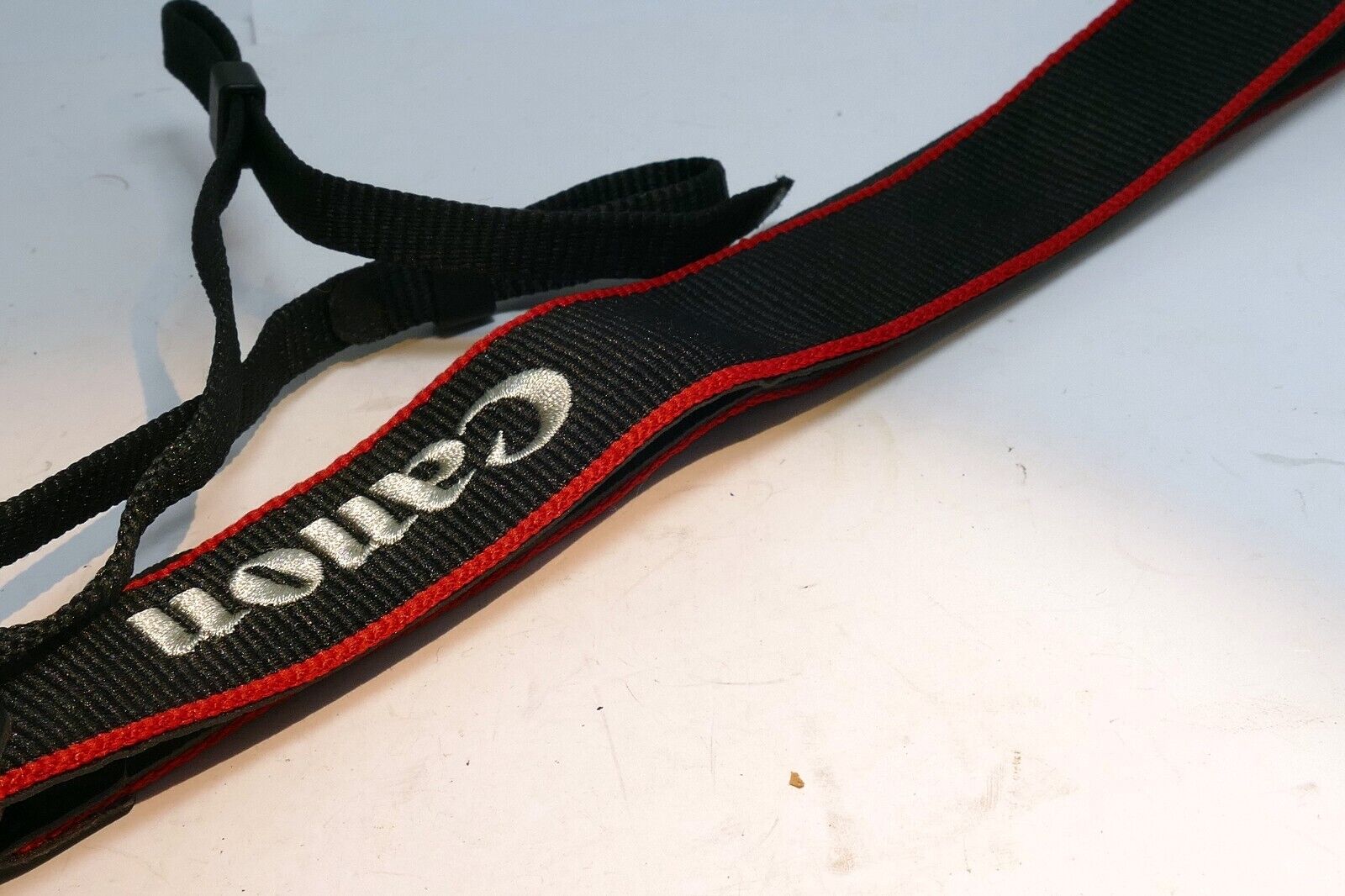 Canon EOS R6  SLR Digital Camera Neck Shoulder Strap -   Black -  Genuine OEM