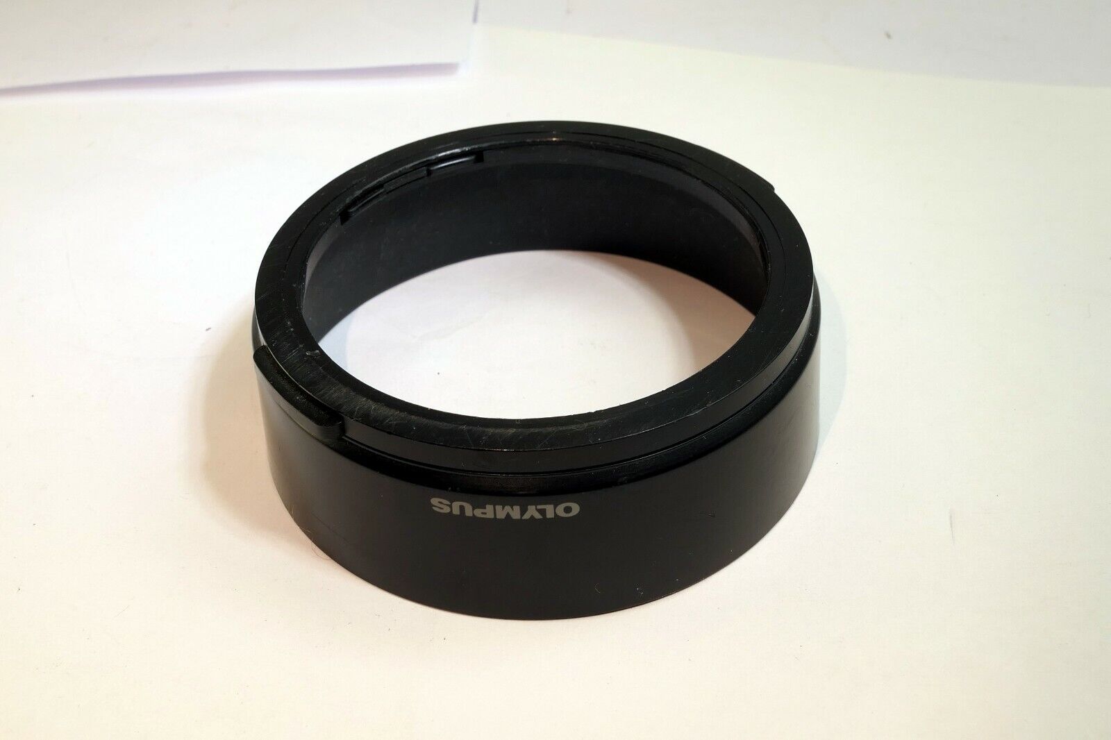 Olympus AF 35-70mm f3.5-4.5 Lens Hood Shade genuine vintage snap on type