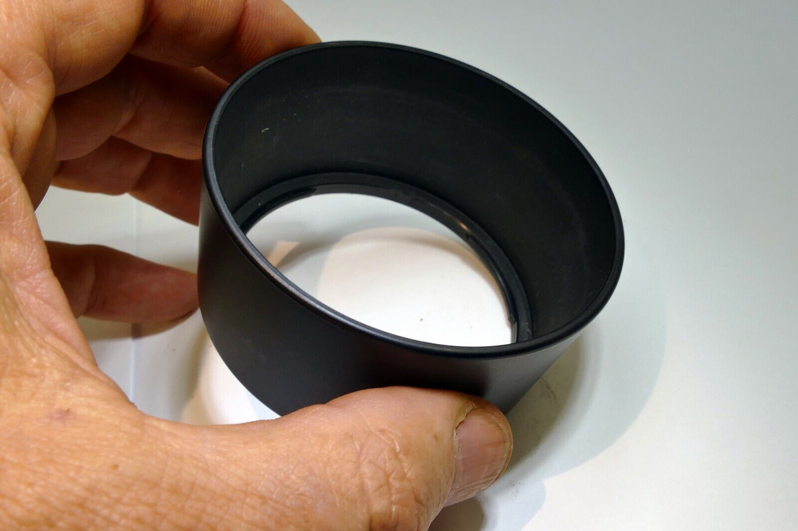 60mm ID Lens Hood Shade plastic twist on type