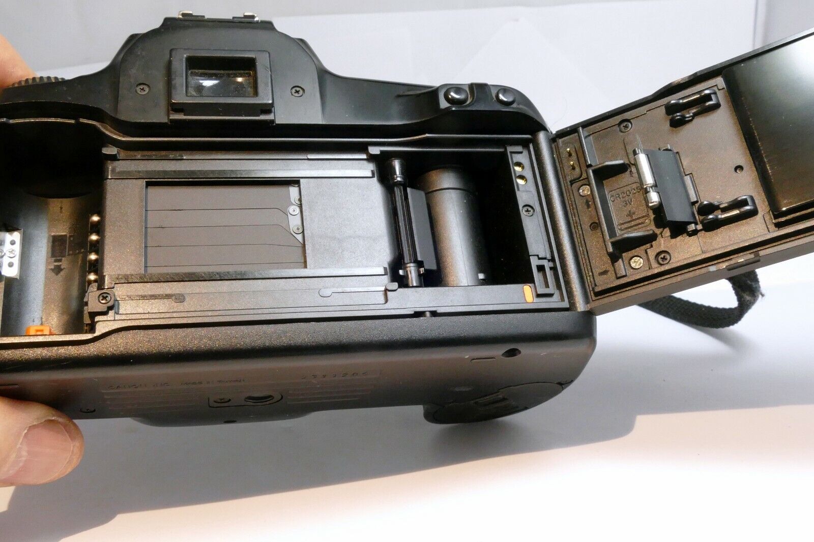 Canon EOS REBEL S EF SLR Film Camera Body Only - tested works good