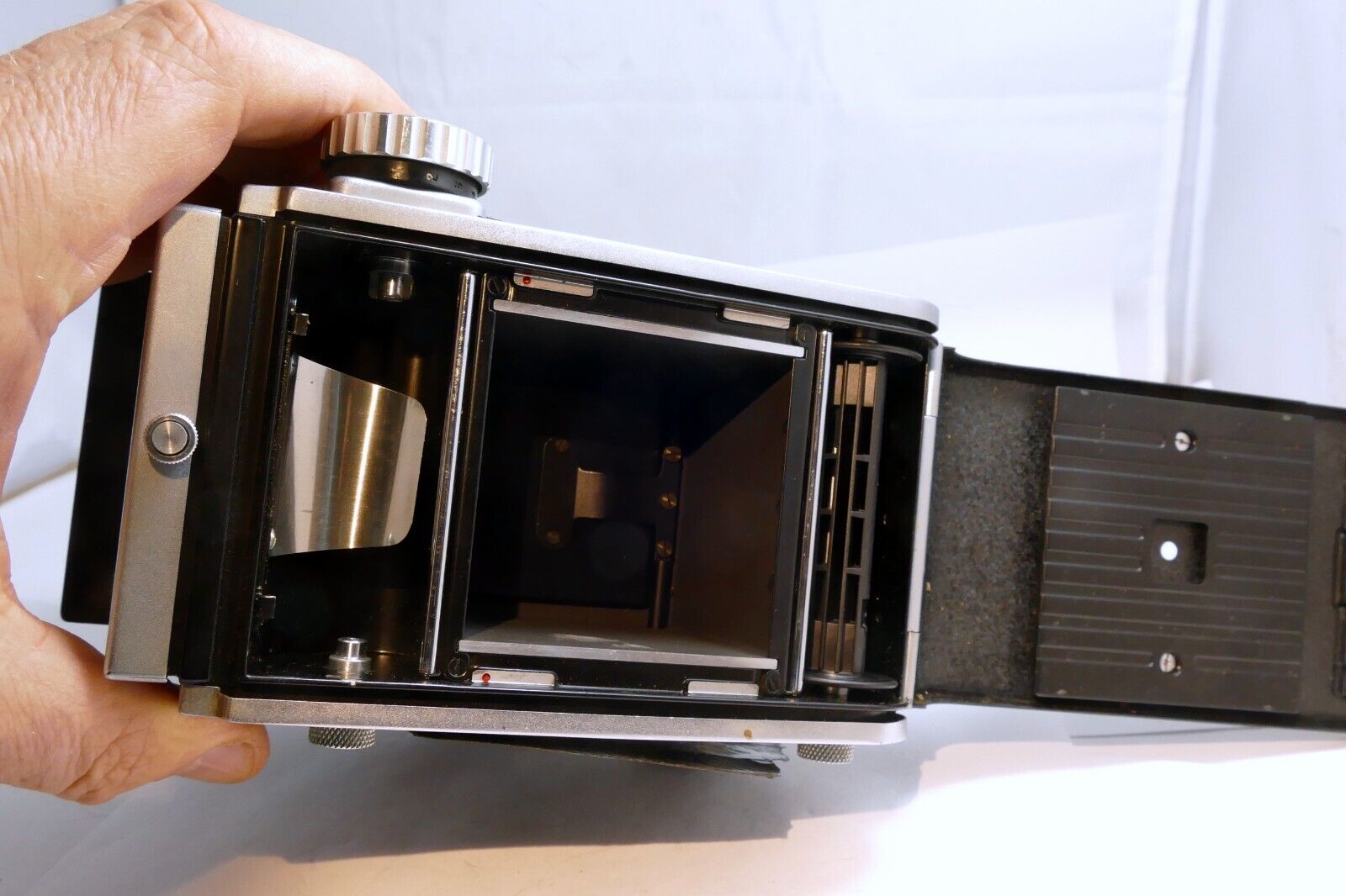MAMIYA Mamiyaflex Professional TLR Film Camera Body works good