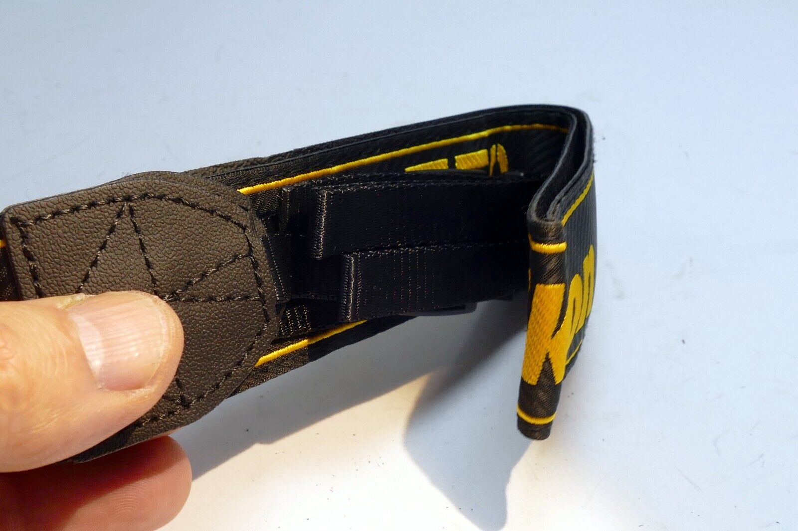 Nikon D750 Camera Shoulder neck Strap AN-DC14  Nylon  - OEM genuine -  near mint