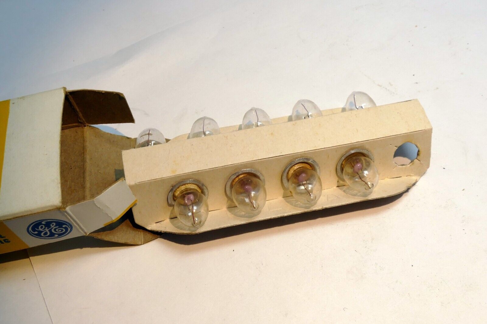 GE No PR 7 Miniature Lamp Bulbs 3V -  9 pcs pack vintage for flashlight