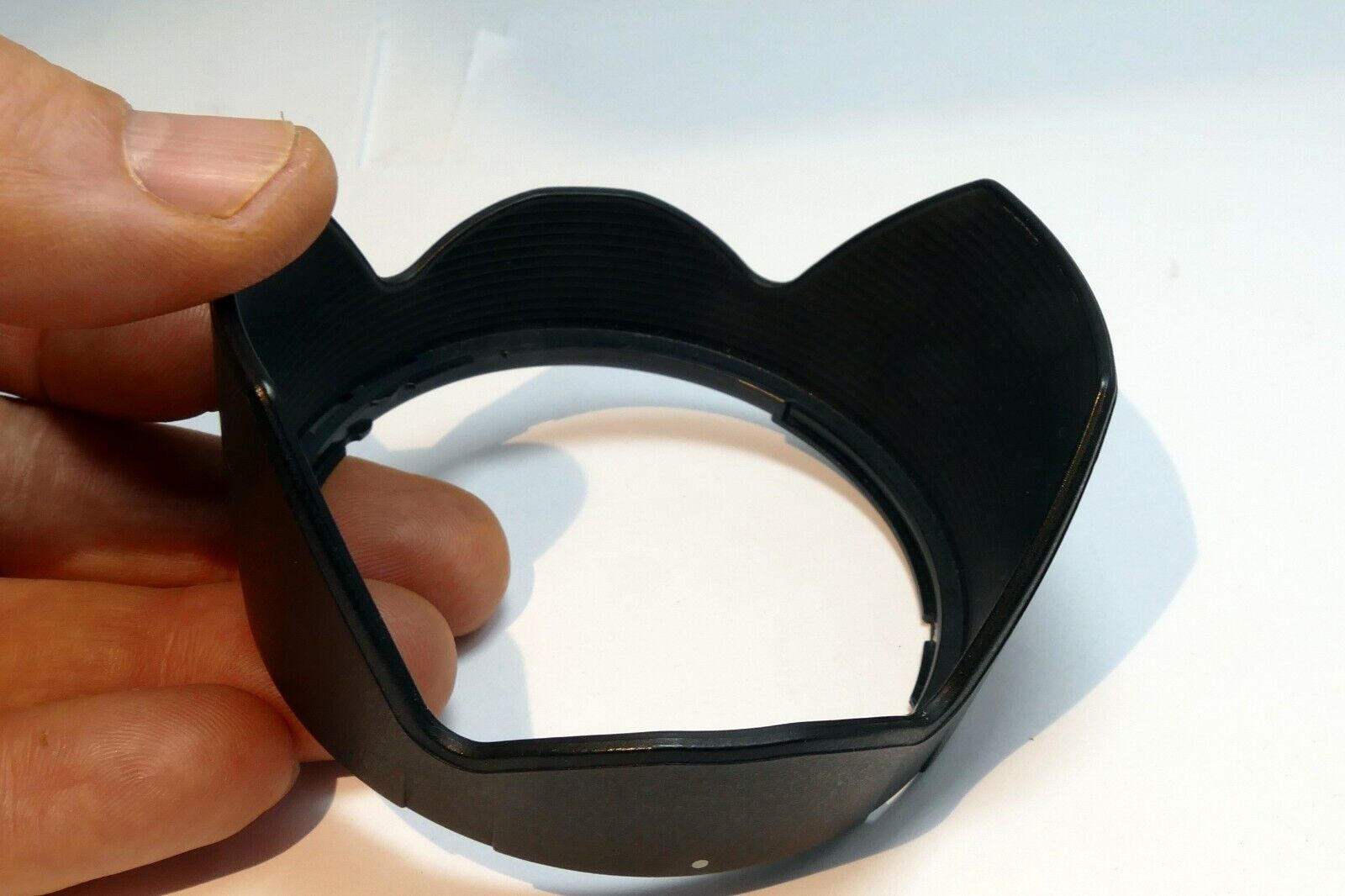 Tamron AD06 Plastic Lens Hood Shade for 18-200mm f3.5-5.6 Di II LD Genuine OEM