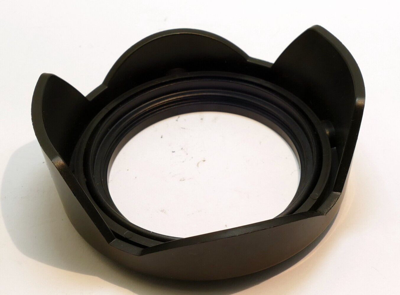 55mm Petal Hood Shade screw in for EF-M 18-150mm f/3.5-6.3 IS STM double threade