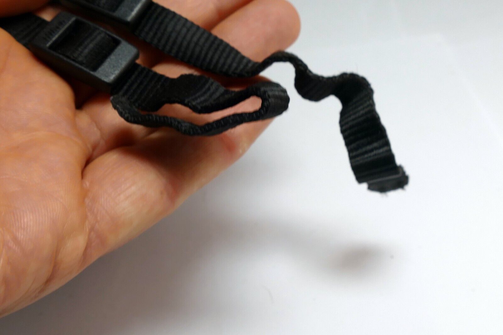 Nikon D-850 AN-DC18 Shoulder neck Strap for D850 Digital cameras