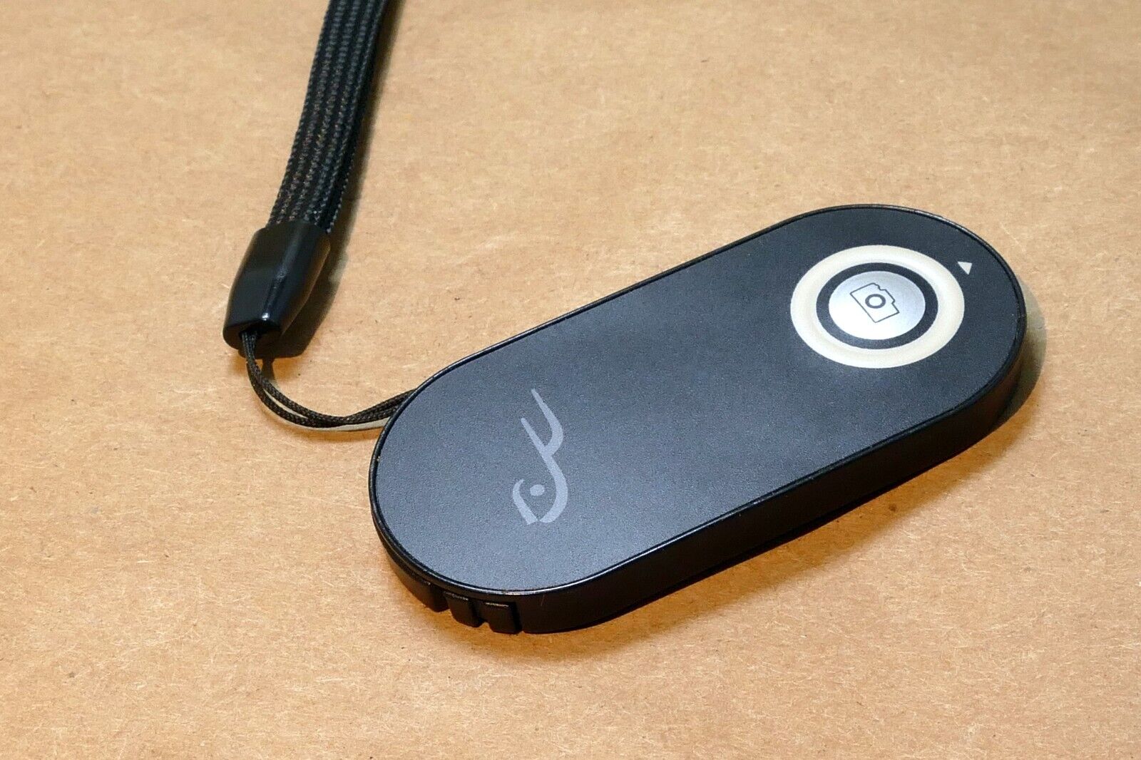 Rocketfish  RF-RSCWLN12 wireless Remote for Nikon SLR Cameras