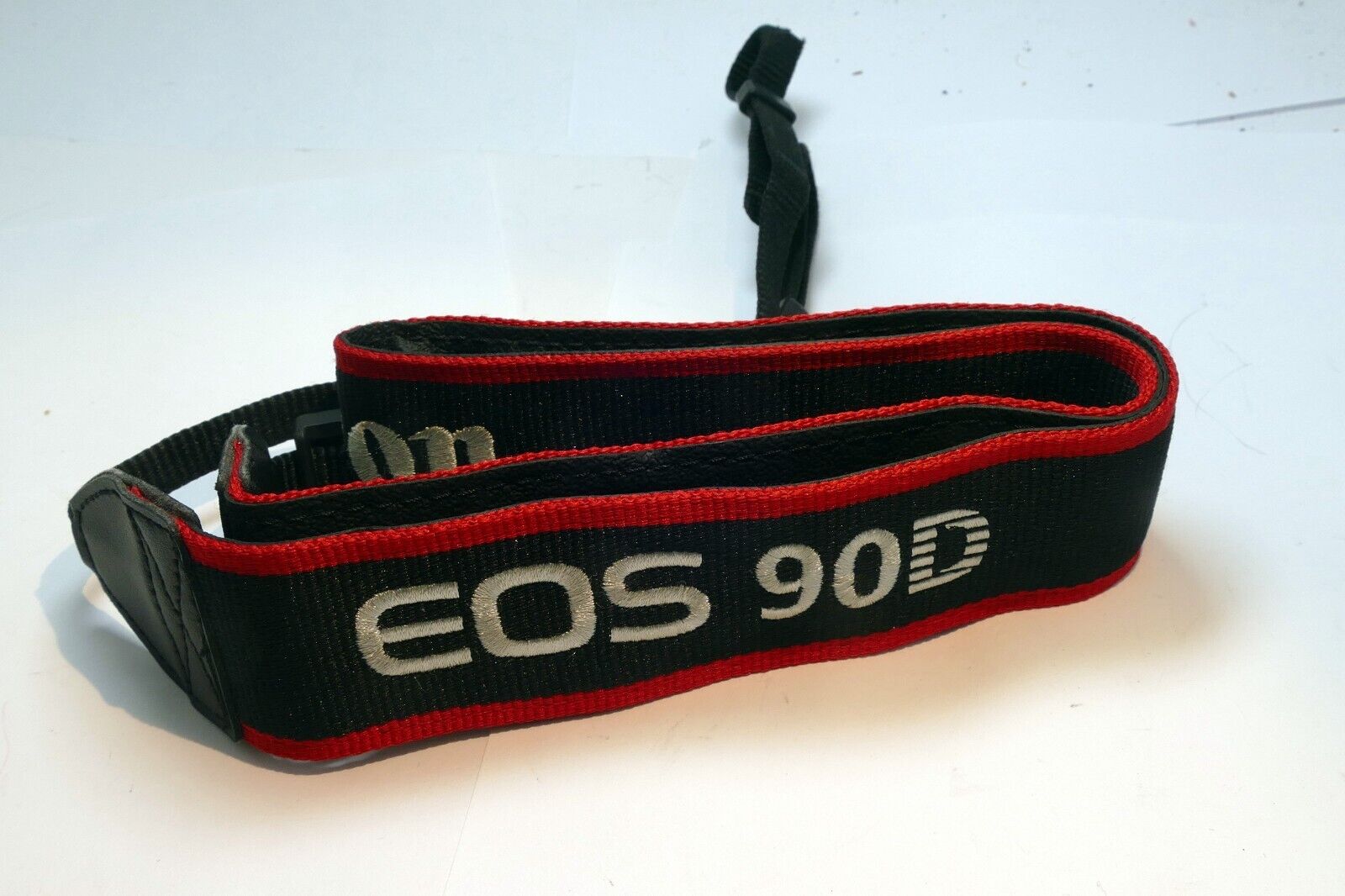 Canon EOS 5D Mark II Camera Shoulder Neck Strap Black-Red  -  Genuine OEM - MINT