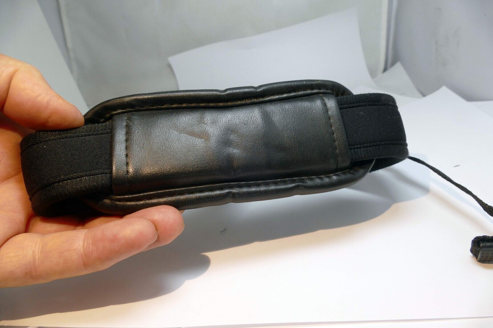 Black Neoprene Padded Shoulder Neck Strap 4cm wide for camera or case