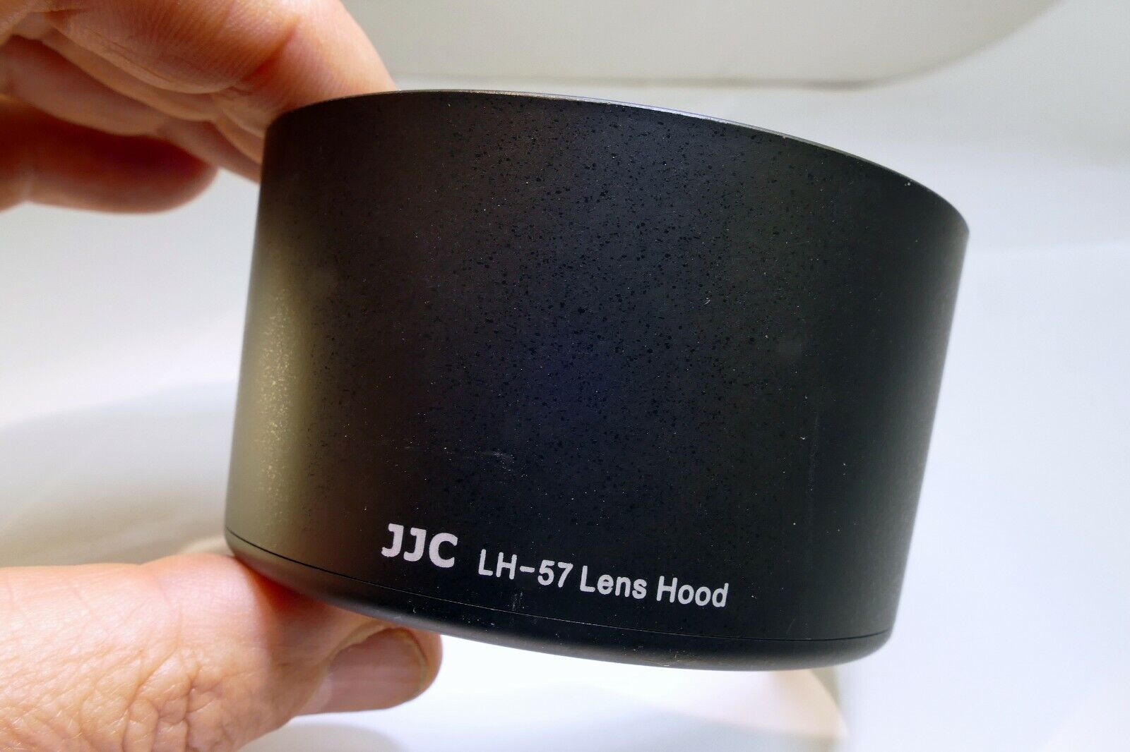 JJC LH-57 Lens Hood Shade for Nikon AF-S NIKKOR 55-300mm f4.5-5.6G Replace HB-57