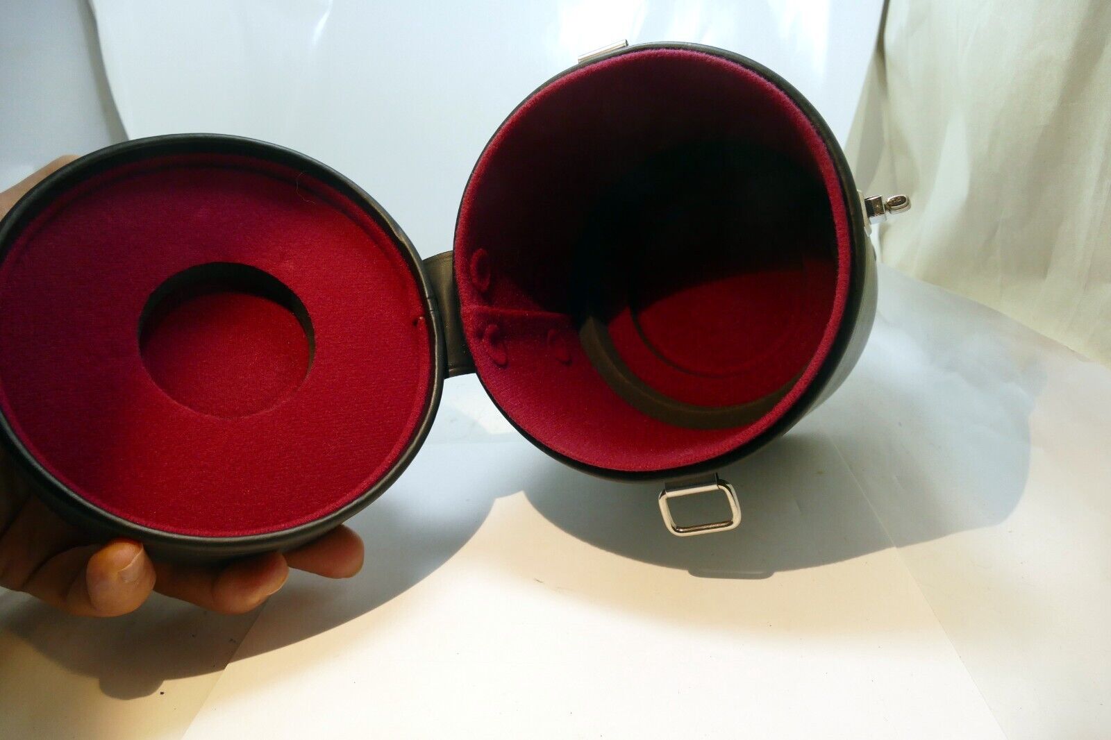 Nikon CL-74 Lens Hard Case with strap (for 28-70mm  f2.8 Nikkor) 16-35mm