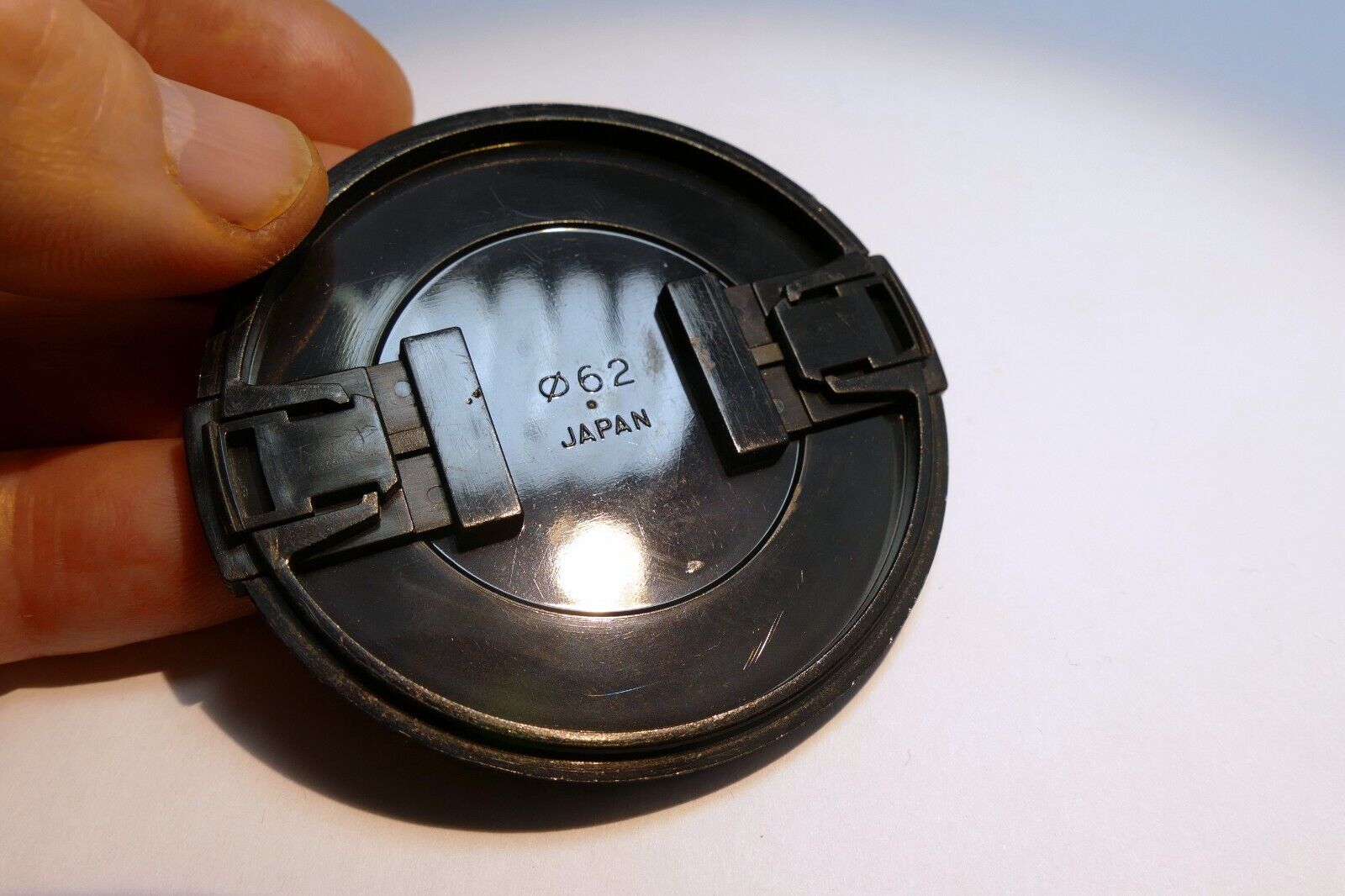 Tokina 62mm Lens Front Cap Snap on type for   Tokina Firin 20mm F/2 FE AF