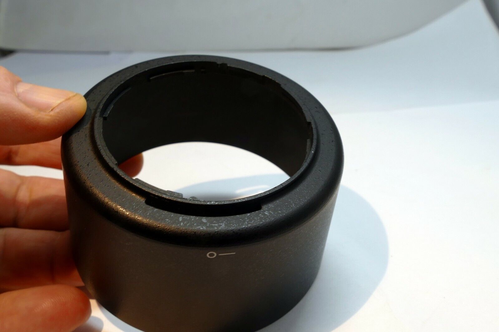 Nikon HB-37 Lens hood Shade for VR 85mm f3.5 Nikkor Genuine OEM