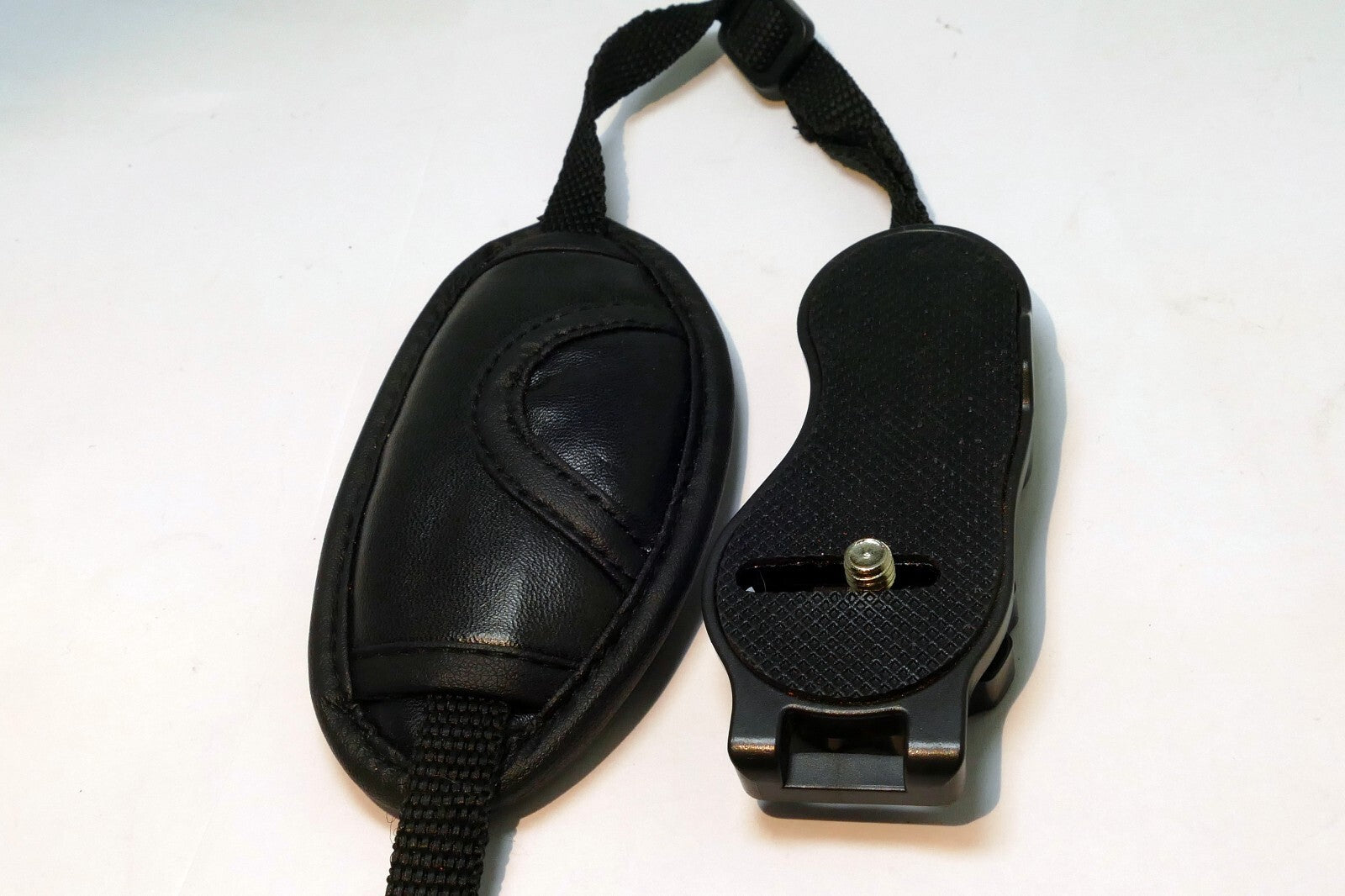 Camera Wrist strap grip with tripod 1/4" screw (missing one buckle)