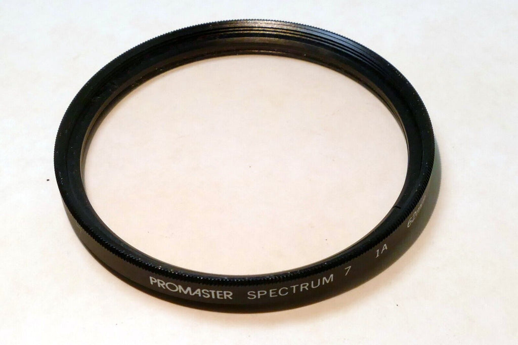 Promaster 62mm Filter warm 1A skylight spectrum 7 coated