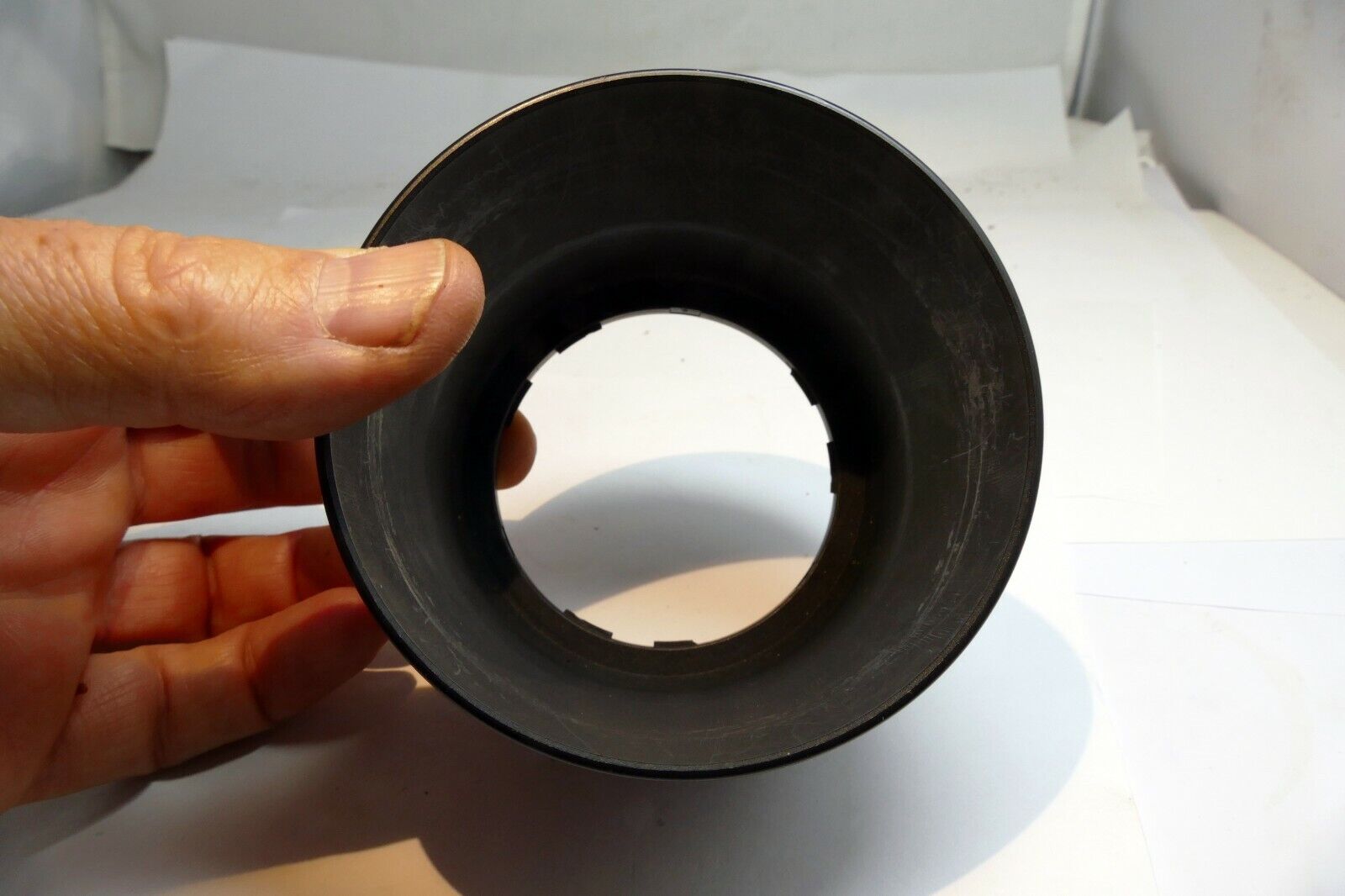 Lens Hood Shade twist on type for 62mm  rim