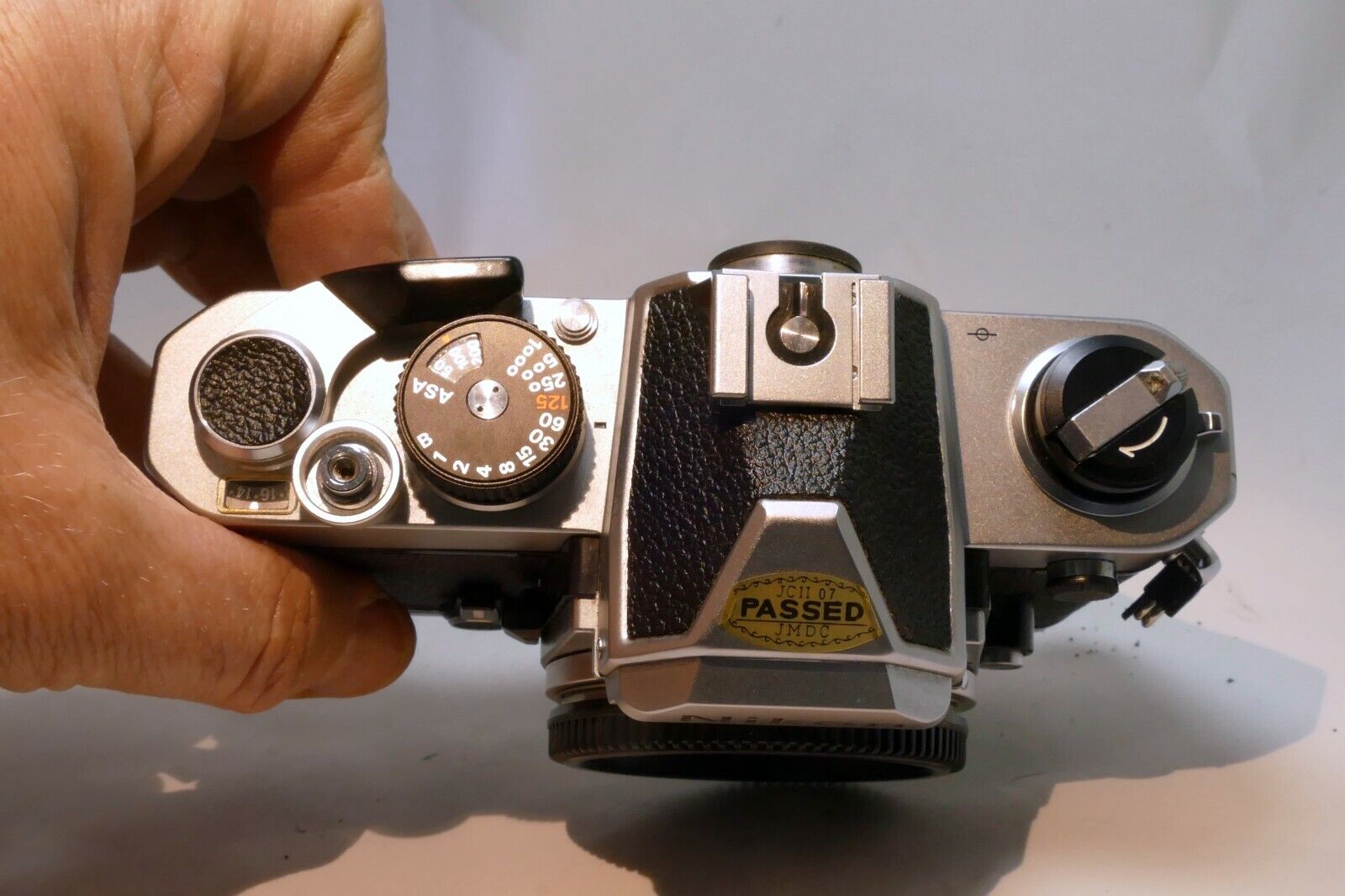 Nikon FM 35mm SLR Film Camera w/ issues with light meter - Free Shipping USA