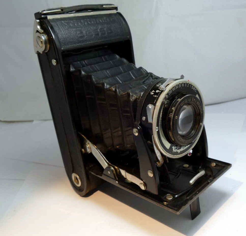 Voigtlander Bessa 6x9 Folding Medium Format Camera with 11cm f4.5 Lens - vintage