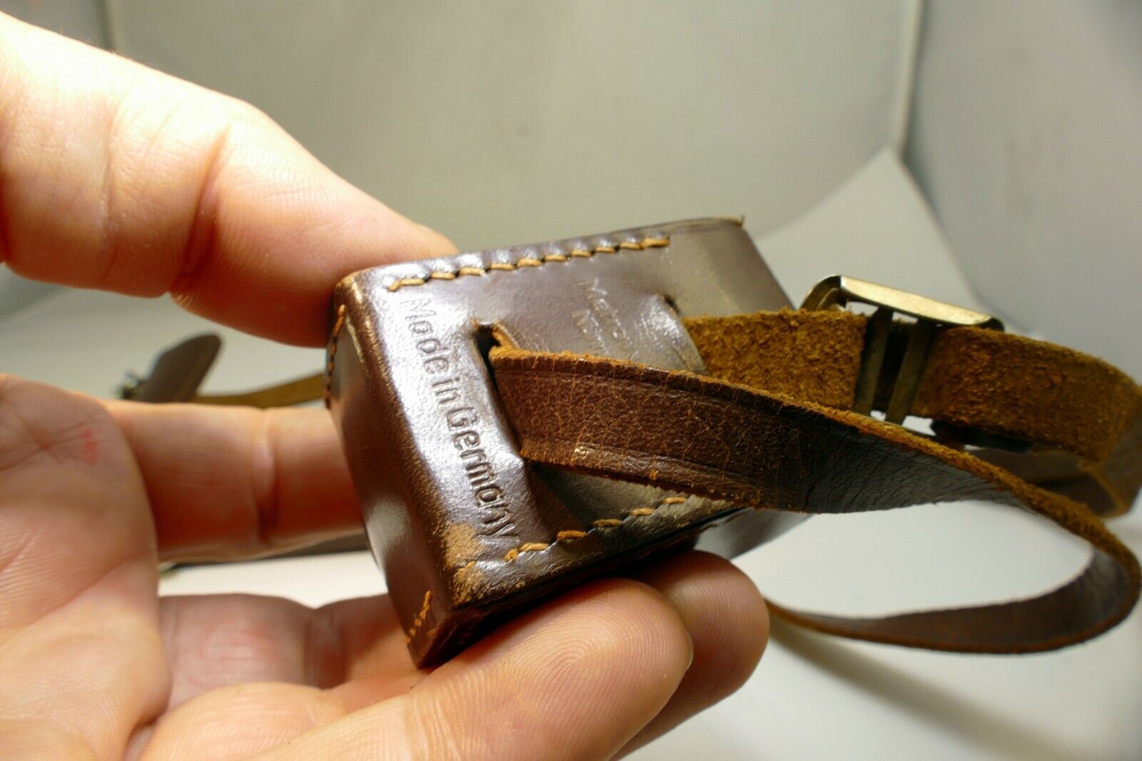 Bottom part of leather case Metrawatt AG Nuremberg rangefinder cameras w/ strap