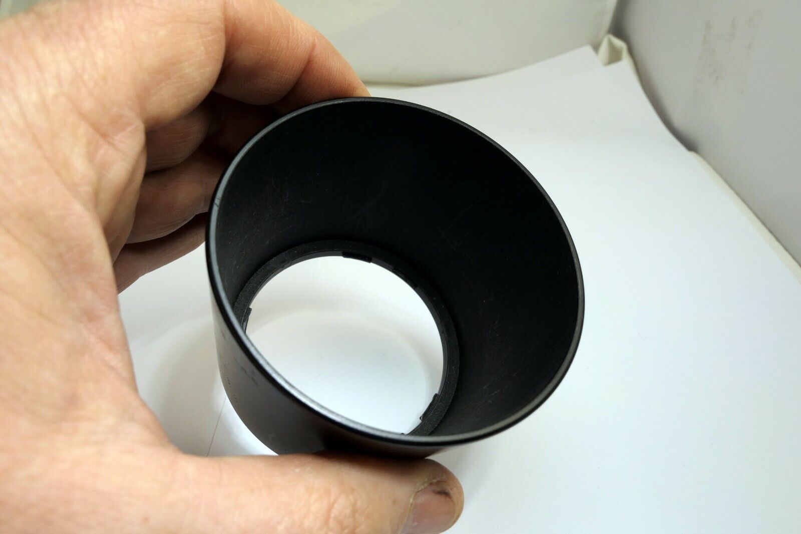 Lens Hood Shade 59mm ID unknown brand twist on type Telephoto