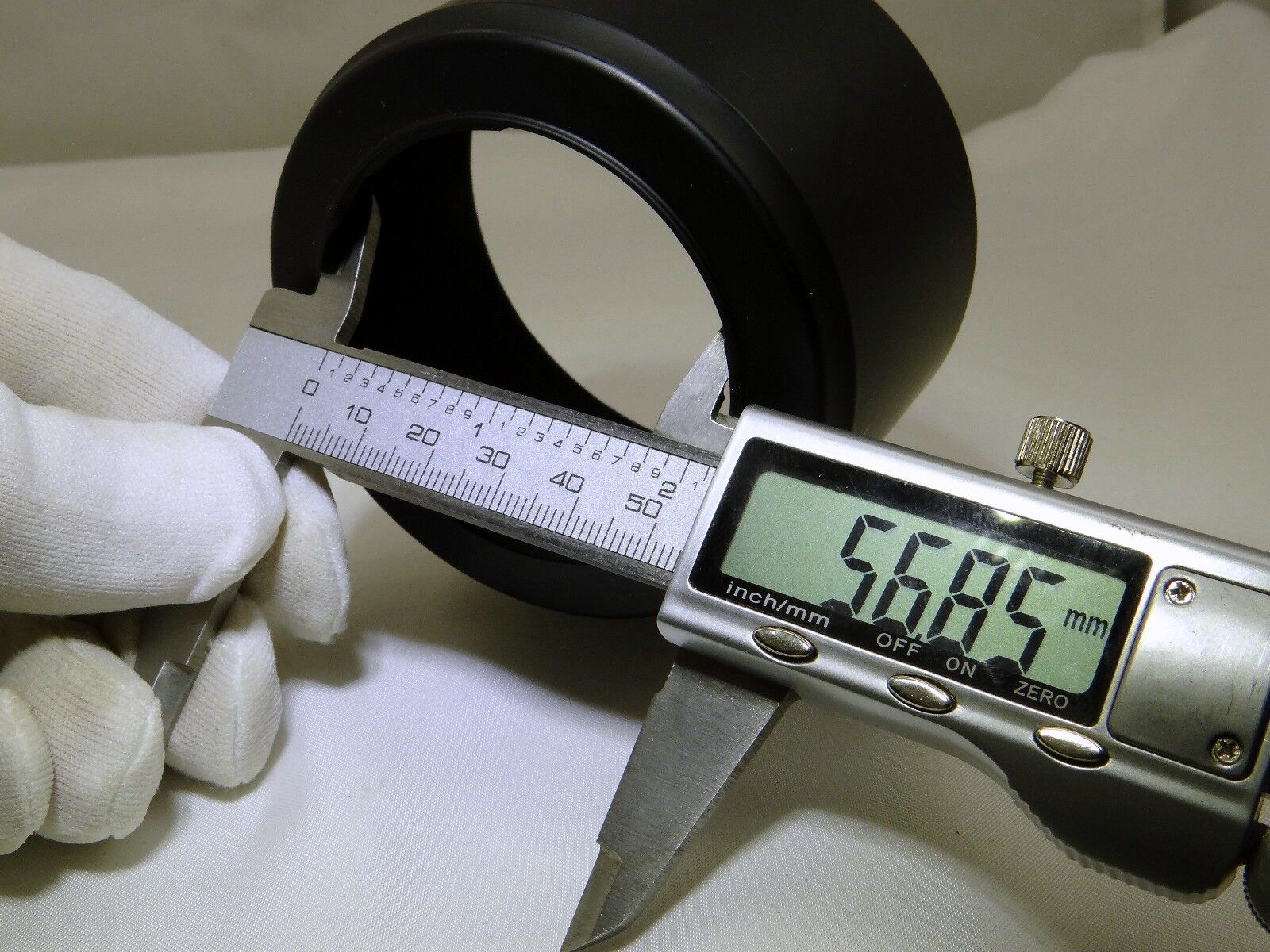 55mm ID Twist on Lens Hood unknown brand or model