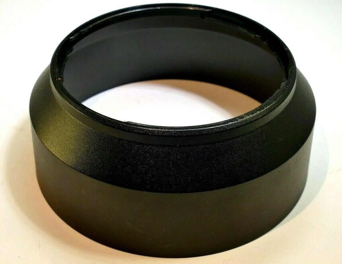 66mm Plastic twist on type Lens Hood Shade
