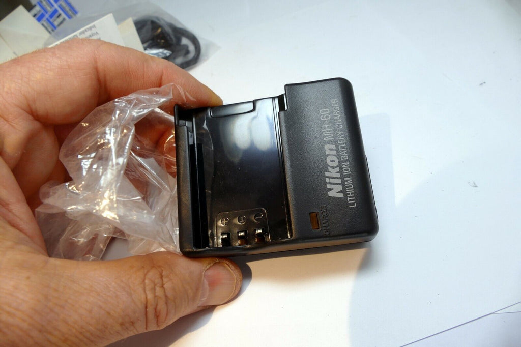 Nikon MH-60 Charger for Nikon EN-EL2 Battery Genuine OEM Original