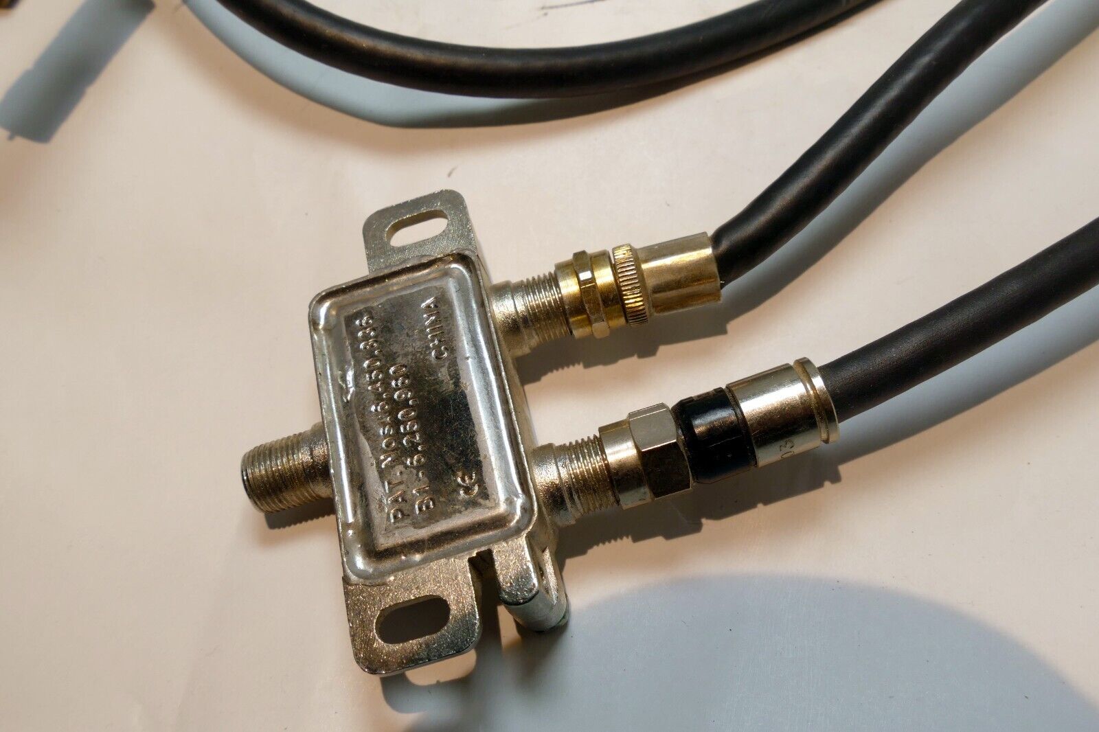 PCT-NGNII-2S Genesys II 2-Way Splitter,  Silver, GUC  w/ 3 feet cable