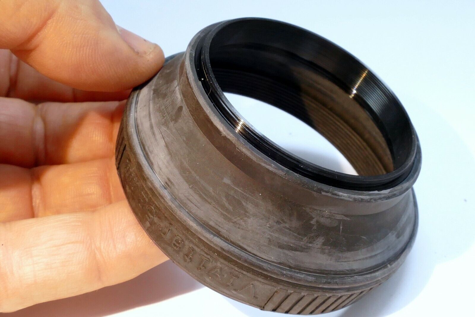 Vivitar 52mm RUBBER HOOD SHADE screw in type collapsible vintage for 50mm f1.8