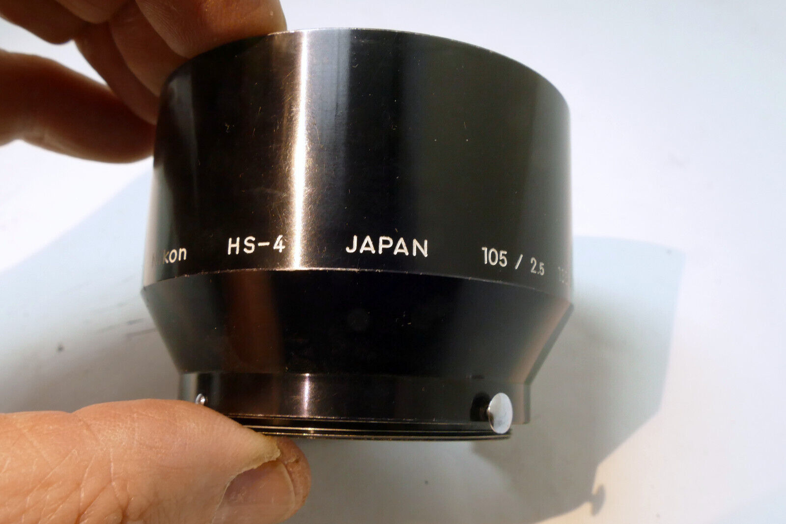 Nikon HS-4 Lens Hood Metal for 105mm f4  Micro Nikkor Ai Ai-s snap on