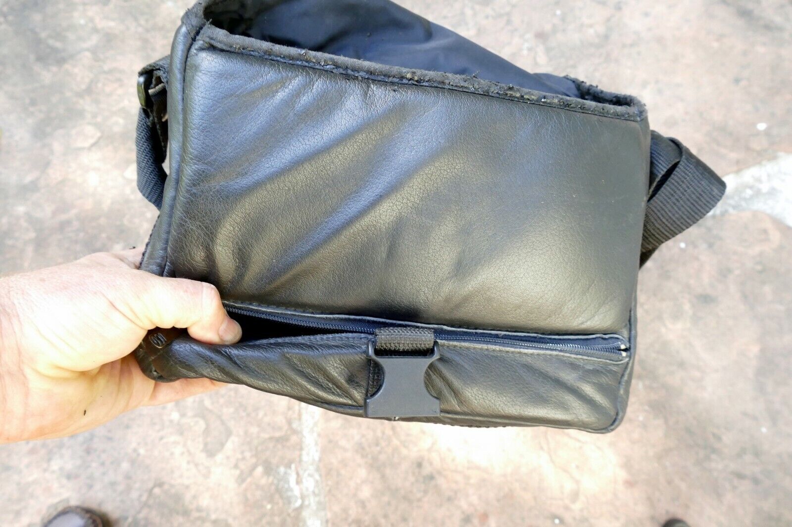 Haso Case Camera messenger bag 11X7X4" with shoulder strap rabbit