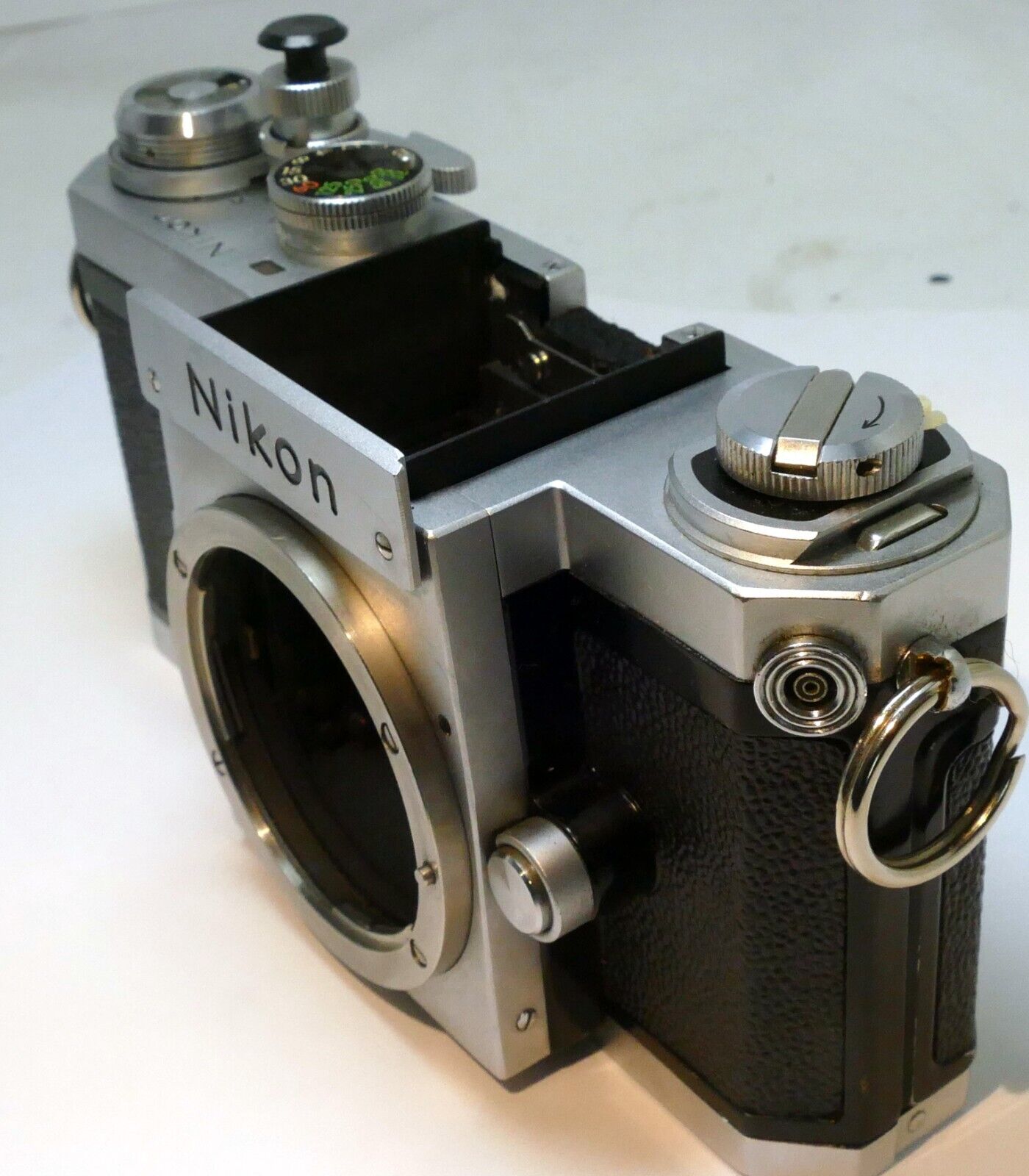 Nikon F 35mm film camera body only S# 7164692 - works good
