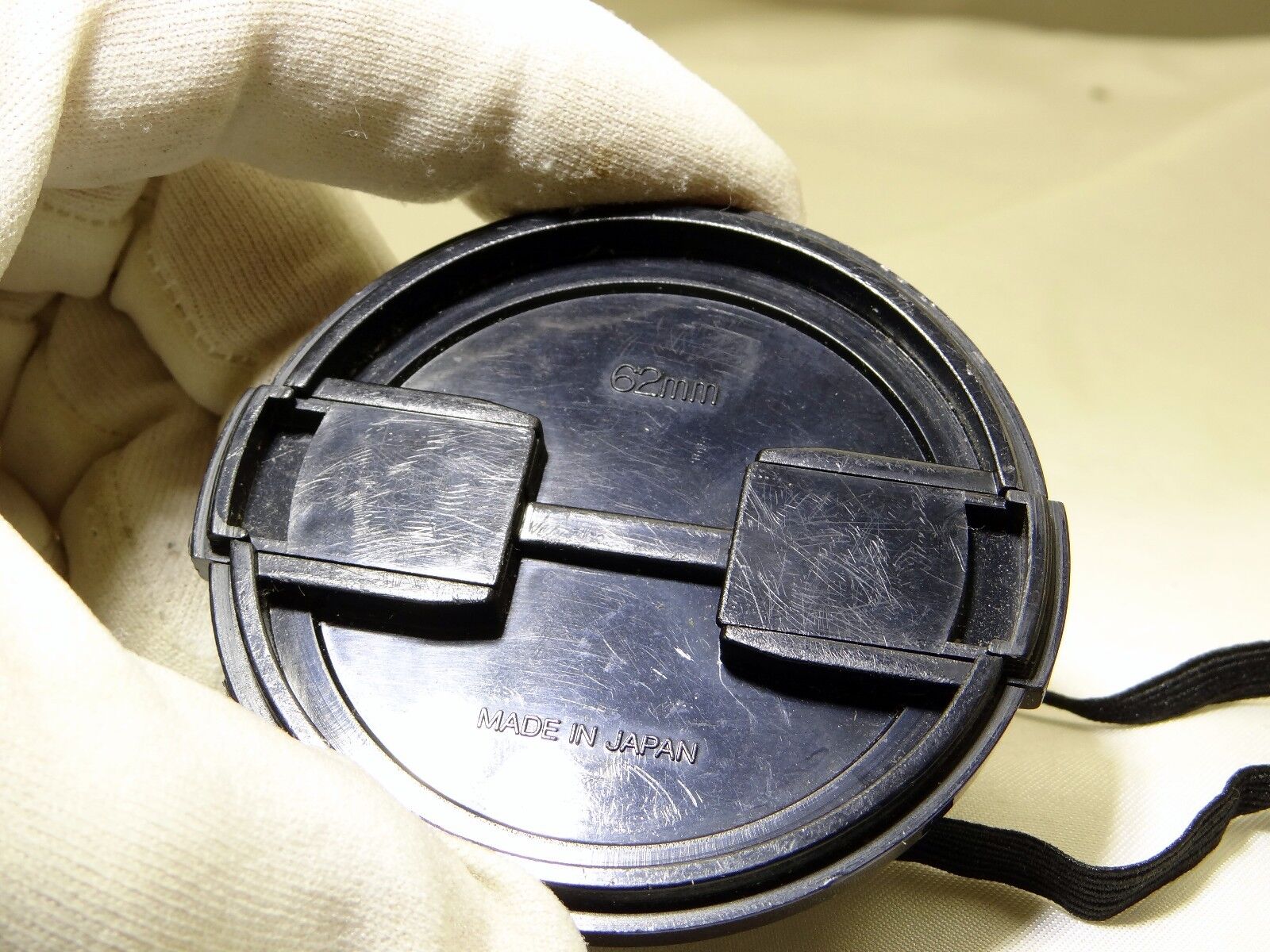 Nikon 62mm Front Lens Cap with keeper string Genuine