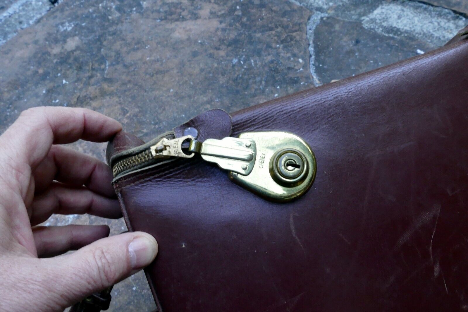 Cheney Genuine Leather Hard Case Camera antique messenger bag made in England
