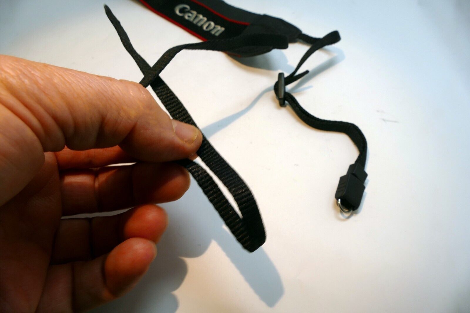 Canon EOS Digital Camera Neck Shoulder Strap - missing buckle at the end