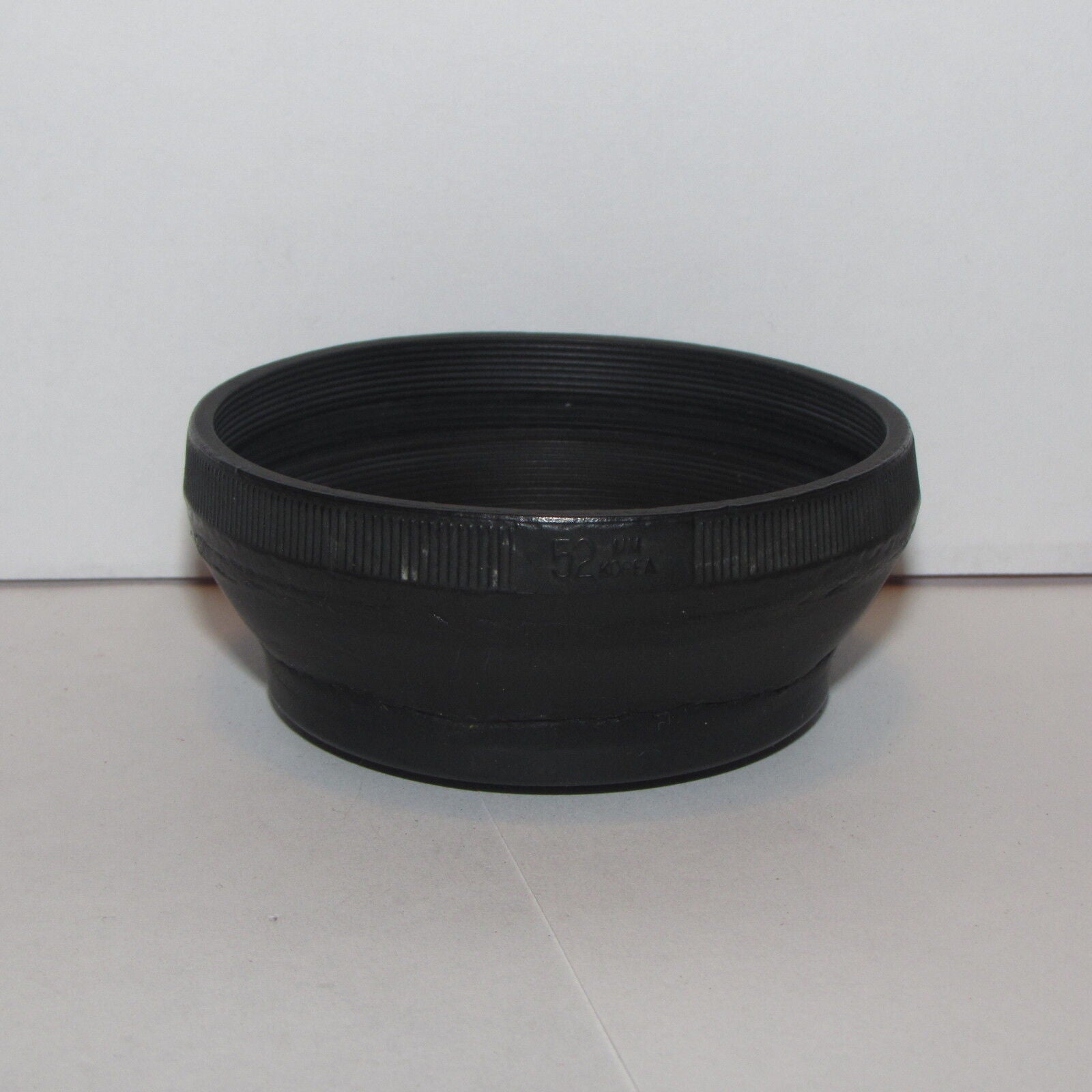52mm Lens Hood Korea vintage Screw in type Poor condition. S107040