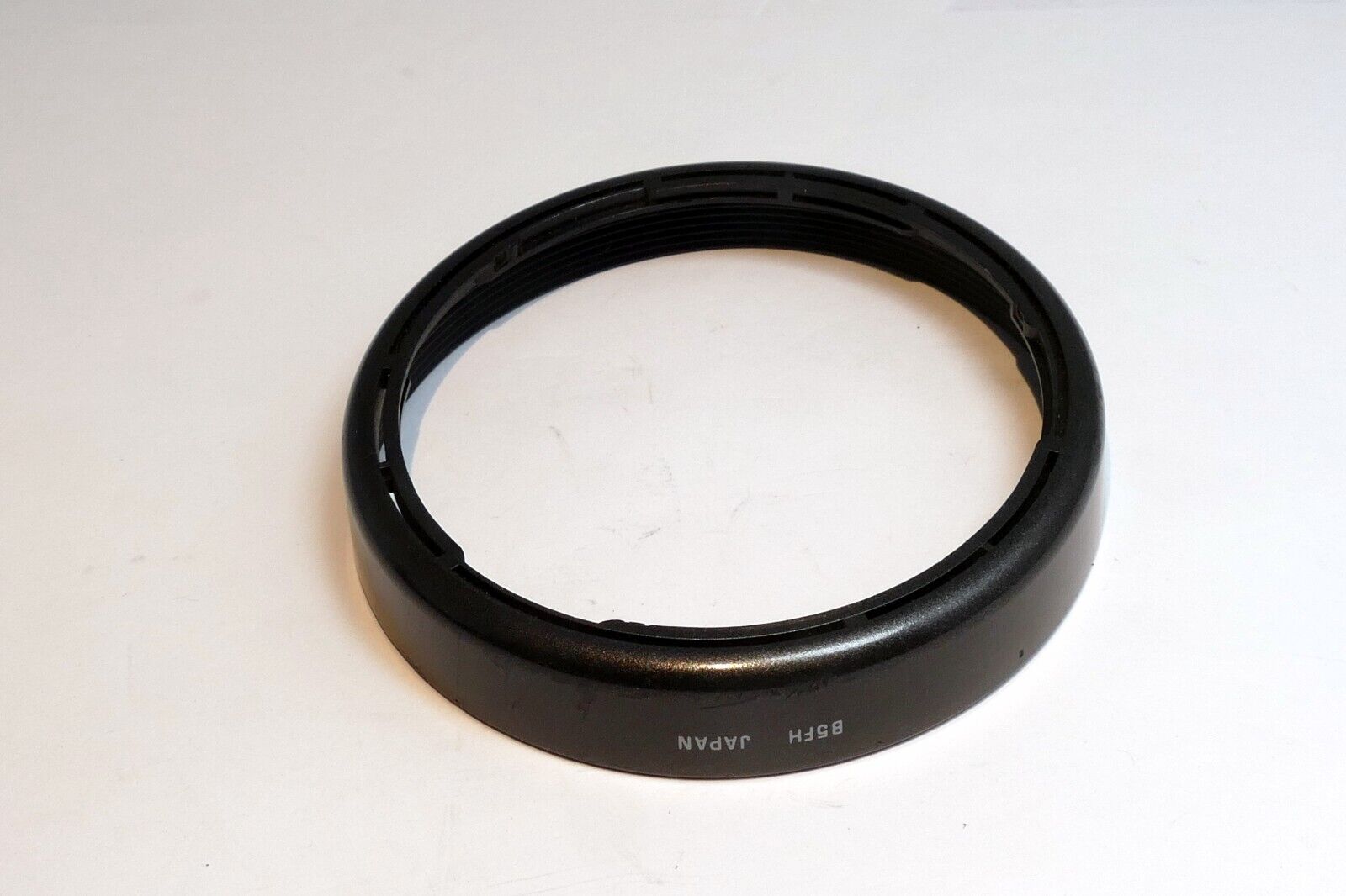 Tamron B5FH hood Shade for AF 28-200mm f3.8-5.6 First version lens 71D 72mm rim