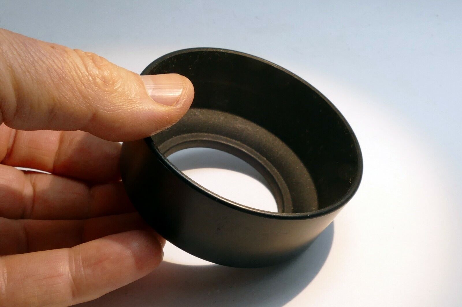 52mm Lens hood Shade screw in type plastic for 50mm f2.8 macro lens or f1.8