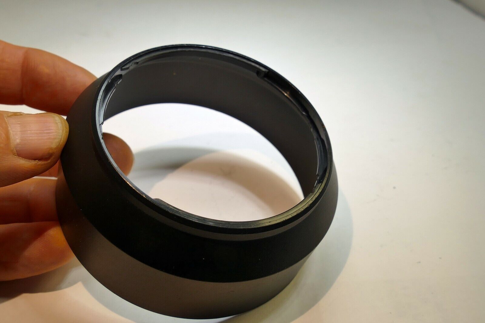66mm Plastic twist on type Lens Hood Shade