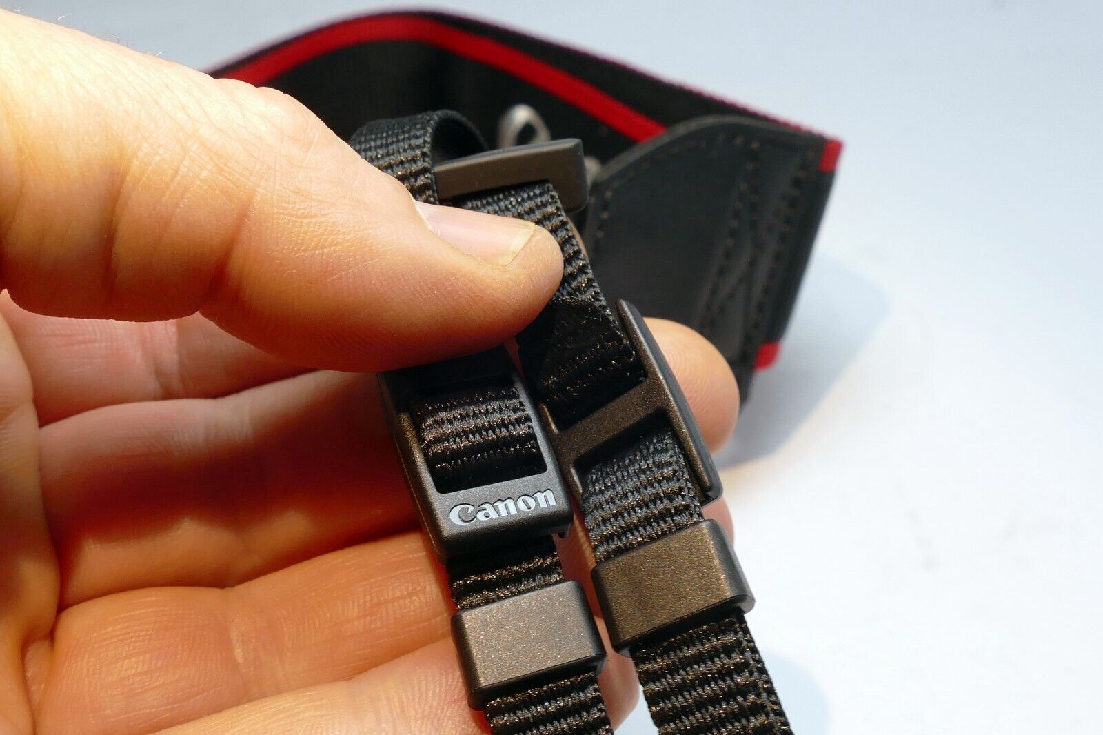 Canon EOS 90D Digital Camera Neck Shoulder Strap Black-Red - -  Genuine OEM